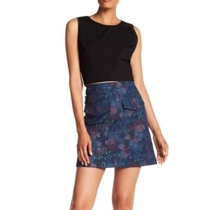 ANTHROPOLOGIE Watercolor Floral Skirt with Oversized Pockets Size 4
